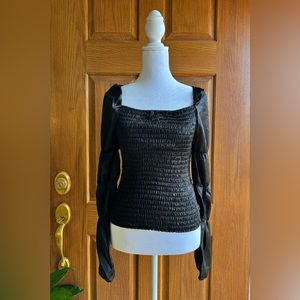 Romantic L/S black blouse with ruffle detailing and belle sleeves